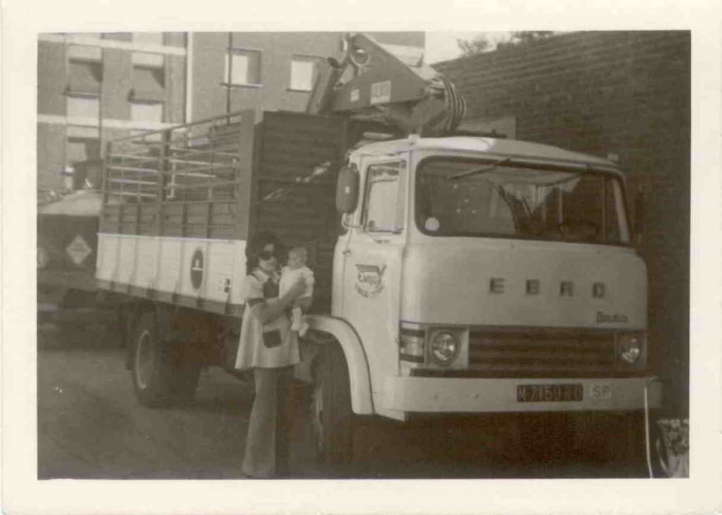 Foto antigua camión transportes Emilio de nuestra historia